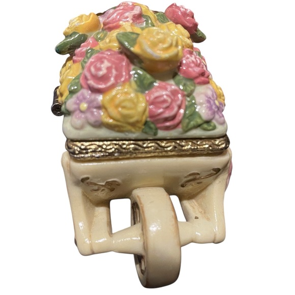 Small Fleurs Floral Wheelbarrow Trinket Box Hinged Lid Exquisite Detail - Picture 12 of 16
